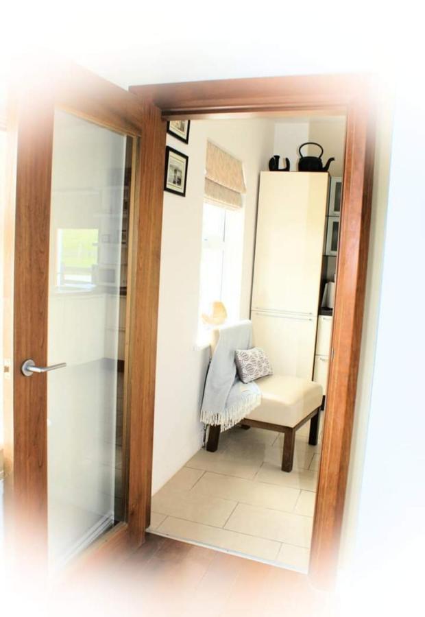 Cozy & Remote Hideaway Gintys Cottage Ross Port 외부 사진